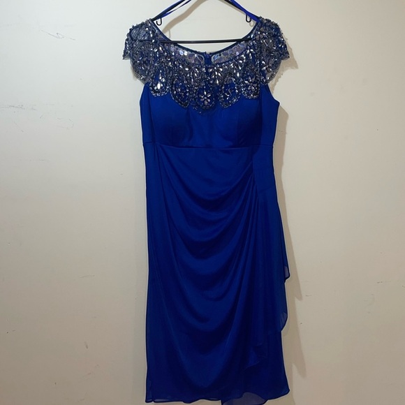 Womens XSCAPE Beaded Sequined Sexy Formal Dress - Picture 1 of 10